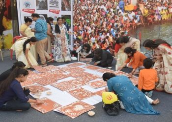 कौथिग महाकुंभ के मंच पर सजी ऐपण