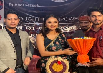 मिस ग्रैंड इंटरनेशनल अनुकृति गुसाईं रावत पहुंची कौथिग मुंबई