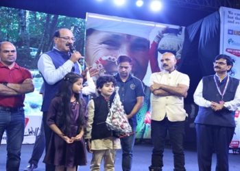 कौथिग मंच पर दिखे थारू लोक संस्कृति के रंग