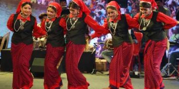 कौथिग मंच पर सजी लोक संस्कृति की सतरंगी छटा