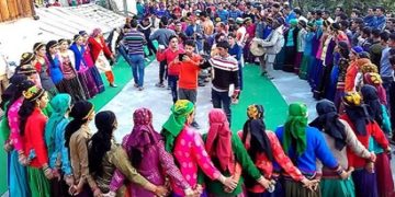 बेटियों को महीने भर दी जाती है दावत