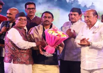 अनुकृति गुसाईं व प्रशांत ठाकुर ने देखा कौथिग