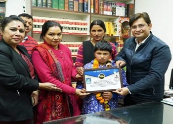 उत्तराखंड की बहादुर बेटी राखी रावत का सम्मान