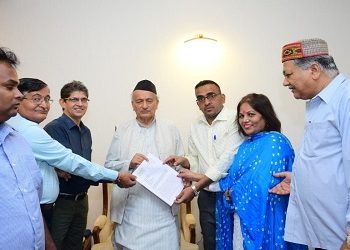 मुंबई से काठगोदाम के लिये सीधे रेल सेवा की मांग