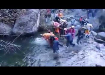 यज्ञ के शुभारंभ से पहले नदी स्नान