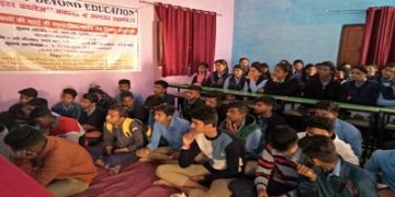 मुंबई की इस संस्था ने ली गांव के स्कूलों की सुध