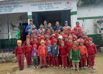 जिला पंचायत अध्यक्ष ने ली स्कूलों की सुध