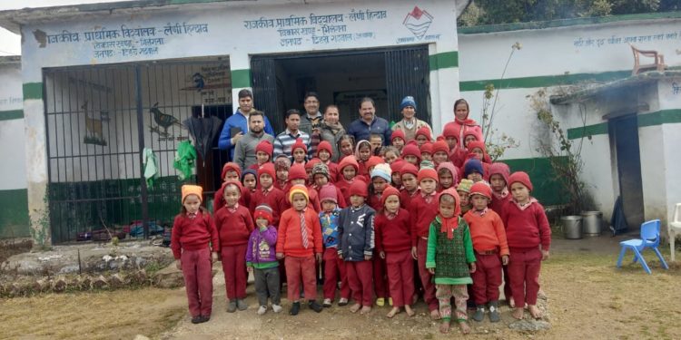 जिला पंचायत अध्यक्ष ने ली स्कूलों की सुध