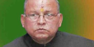 काम पर लौटें हड़ताली कर्मी: भगत