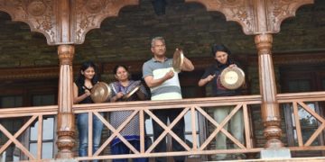 थाली व शंखध्वनि से गूंजा आकाश