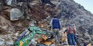 चमोली में चट्टान टूटी, 3 की मौत