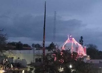 झंडे जी का ध्वज दंड टूटा