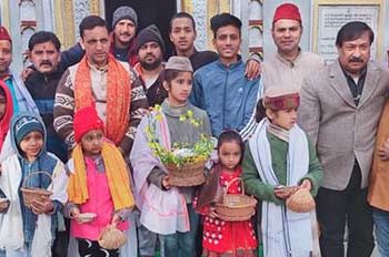 काशी विश्वनाथ में मनी फूलदेई