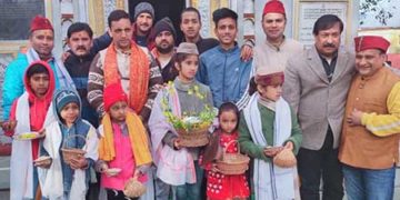 काशी विश्वनाथ में मनी फूलदेई