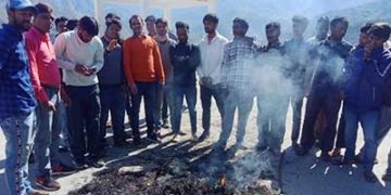 सरकार पर भड़के SC/ST कर्मचारी