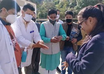 विधायक शक्तिलाल शाह ने बांटे मास्क