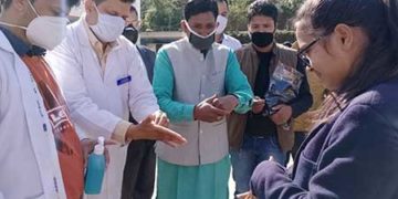 विधायक शक्तिलाल शाह ने बांटे मास्क