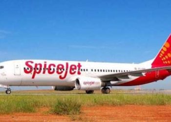 स्पाइसजेट ने कहा, हम छोड़ देते हैं इनको घर !