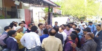 दिल्ली: हत्या के आरोपी नहीं पकड़े तो आंदोलन