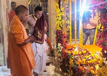 मंत्रोच्चार के साथ रामलला अस्थायी मंदिर में शिफ्ट