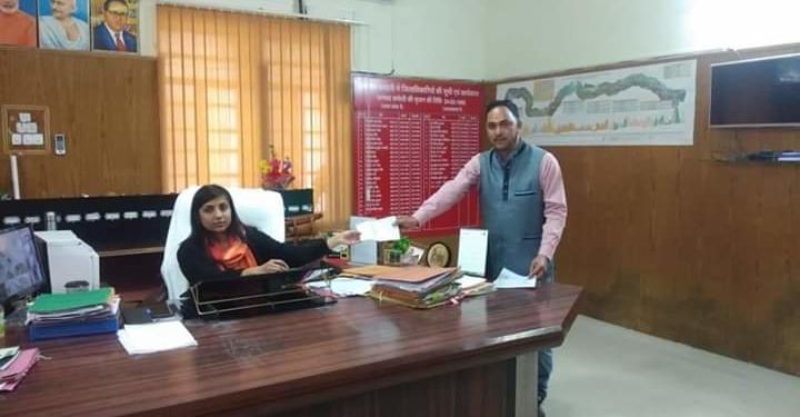 DM ने किया शिष्टाचार का उल्लंघन!