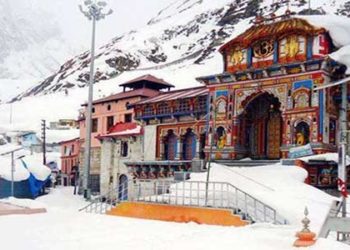 कपाट खोलने की संभावनाओं पर महाराज ने की समीक्षा