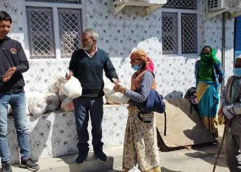 प्रमुख श्रीमती बसुमती घणाता ने बांटी गरीबों को राशन