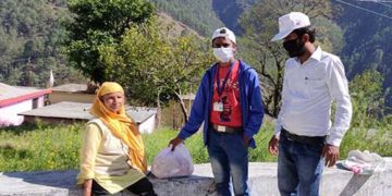 मदद में जुटे बाल विकास संगठन, जगमोहन जिज्ञासु और नित्यानन्द कोठियाल