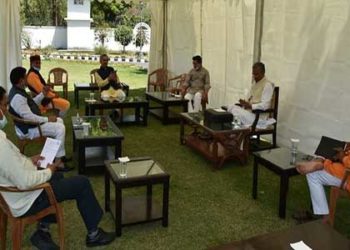 कोई भी गरीब भूखा न सोए, CM ने किया विचार विमर्श