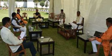 कोई भी गरीब भूखा न सोए, CM ने किया विचार विमर्श