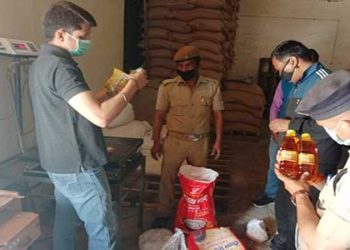 DM ने औचक निरीक्षण कर जांचे राहत किट