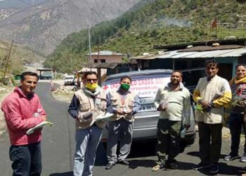 42 गांवों में पौध, बीज व दवा वितरित