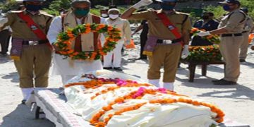 CM योगी के पिता पंचतत्व में विलीन