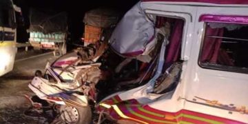 पुणे से बागेश्वर जा रही बस दुर्घनाग्रस्त