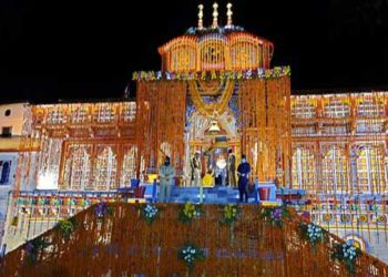 बद्रीनाथ के कपाट खुले