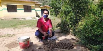 क्वारंटाइन सेंटर में यह युवा बना रहा बीज बम