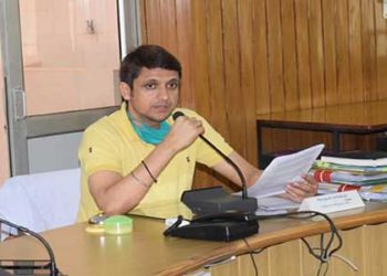 सोशल डिस्टेंसिग तोड़ा तो कार्रवाई