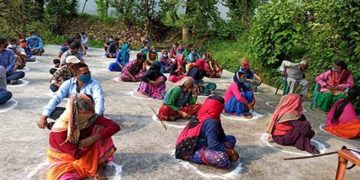 अमर शहीद की स्मृति में नैलचामी में बंटी दवा