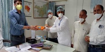 डॉ. गोविंद रावत के कार्यों की DM ने की सराहना