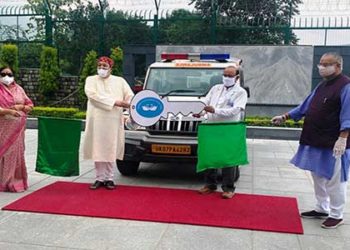 हंस फाउंडेशन ने मसूरी अस्पताल को दी एम्बूलेंस