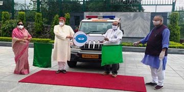 हंस फाउंडेशन ने मसूरी अस्पताल को दी एम्बूलेंस