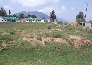 धमातोली मैदान में मलबा रखने पर बबाल