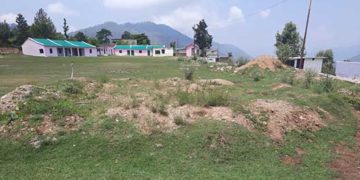 धमातोली मैदान में मलबा रखने पर बबाल