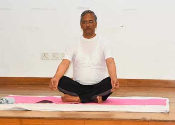घरों में मना अंतरराष्ट्रीय योग दिवस