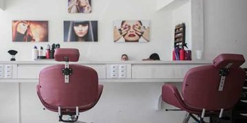 महाराष्ट्र में आज से खुले सैलून, उत्तराखंड में रोज खुलेंगे बाजार