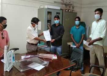 जब तक वैक्सीन नहीं आए, तब तक स्कूल न खोलें