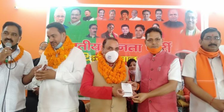 सुशील बहुगुणा, सतवीर पुंडीर सहित 120 लोग भाजपा में शामिल