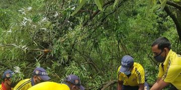 नदी के तेज बहाव में बही तीन महिलाएं