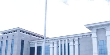 मुख्यमंत्री श्री त्रिवेन्द्र सिंह रावत ने गैरसैंण में फहराया तिरंगा