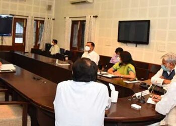 डाक्टरों के योगदान से कोविड-19 में हमारी जीत अवश्य : CM